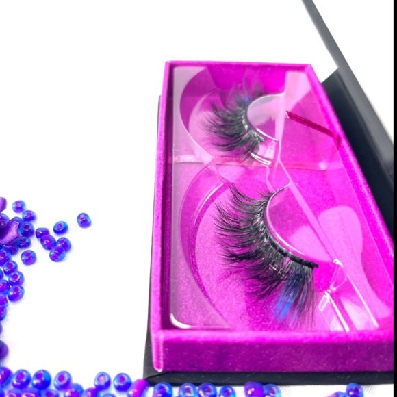 Faux Mink Blue Tip Lashes - Picture 3 of 4